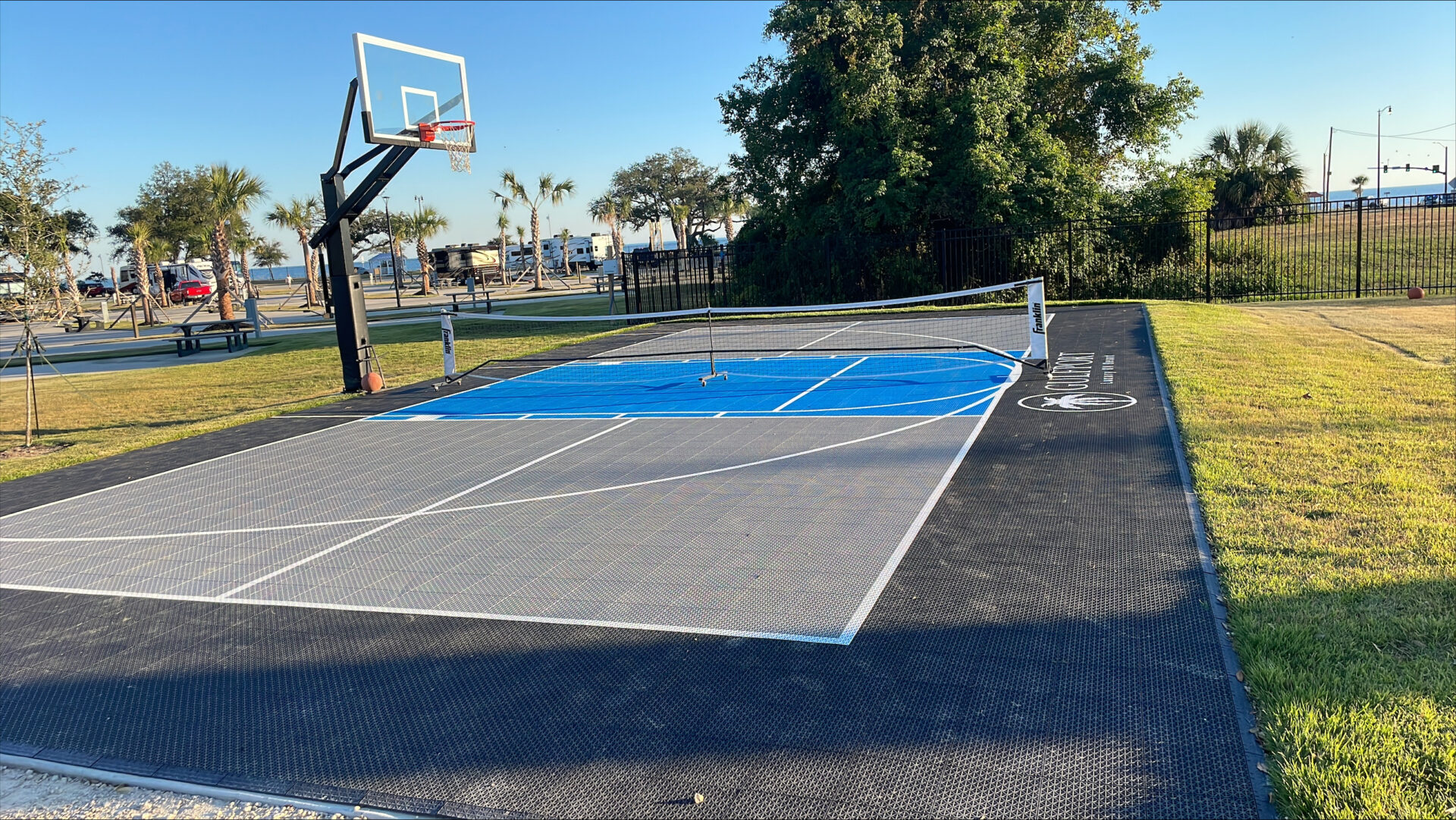 Gulfport RV Resort Basketball & Pickleball Courts